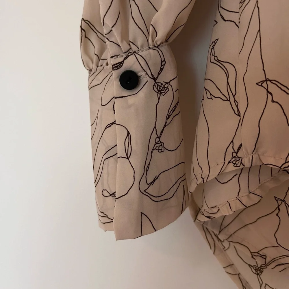 Vintage style long tieneck button blouse - Picture 5 of 9